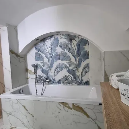 San Ciro's Apartment *
